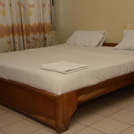 Hotel Ambassadors لومي المظهر الخارجي الصورة