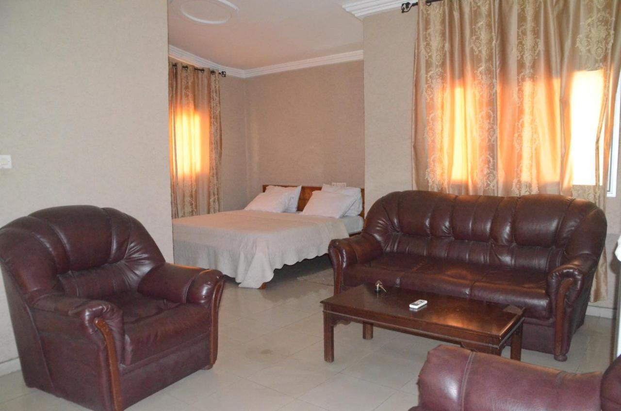 Hotel Ambassadors لومي المظهر الخارجي الصورة