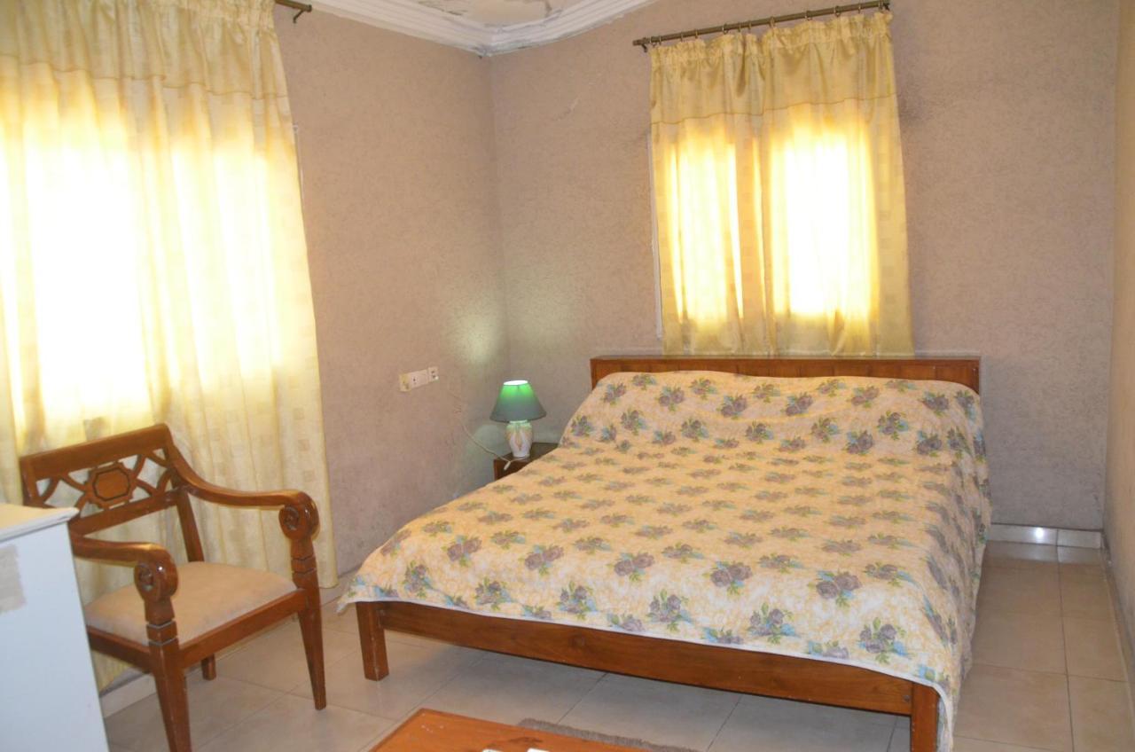 Hotel Ambassadors لومي المظهر الخارجي الصورة
