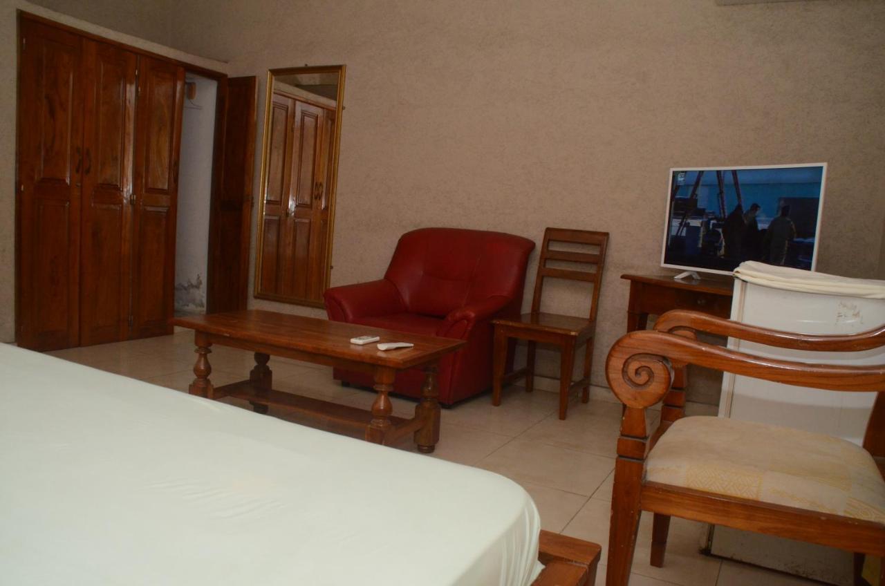 Hotel Ambassadors لومي المظهر الخارجي الصورة