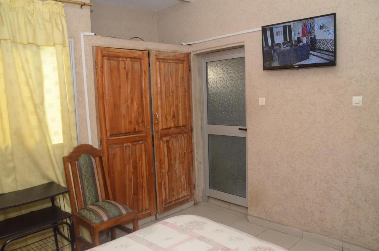 Hotel Ambassadors لومي المظهر الخارجي الصورة